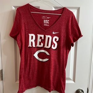Nike womens Cincinnati Reds shirt, Large